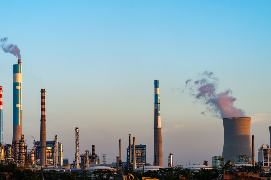 oil-refineries-PQLV96Y.jpg