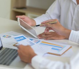 executives_with_tabl_uzPpB.jpg executives_with_tabl_uzPpB.jpg