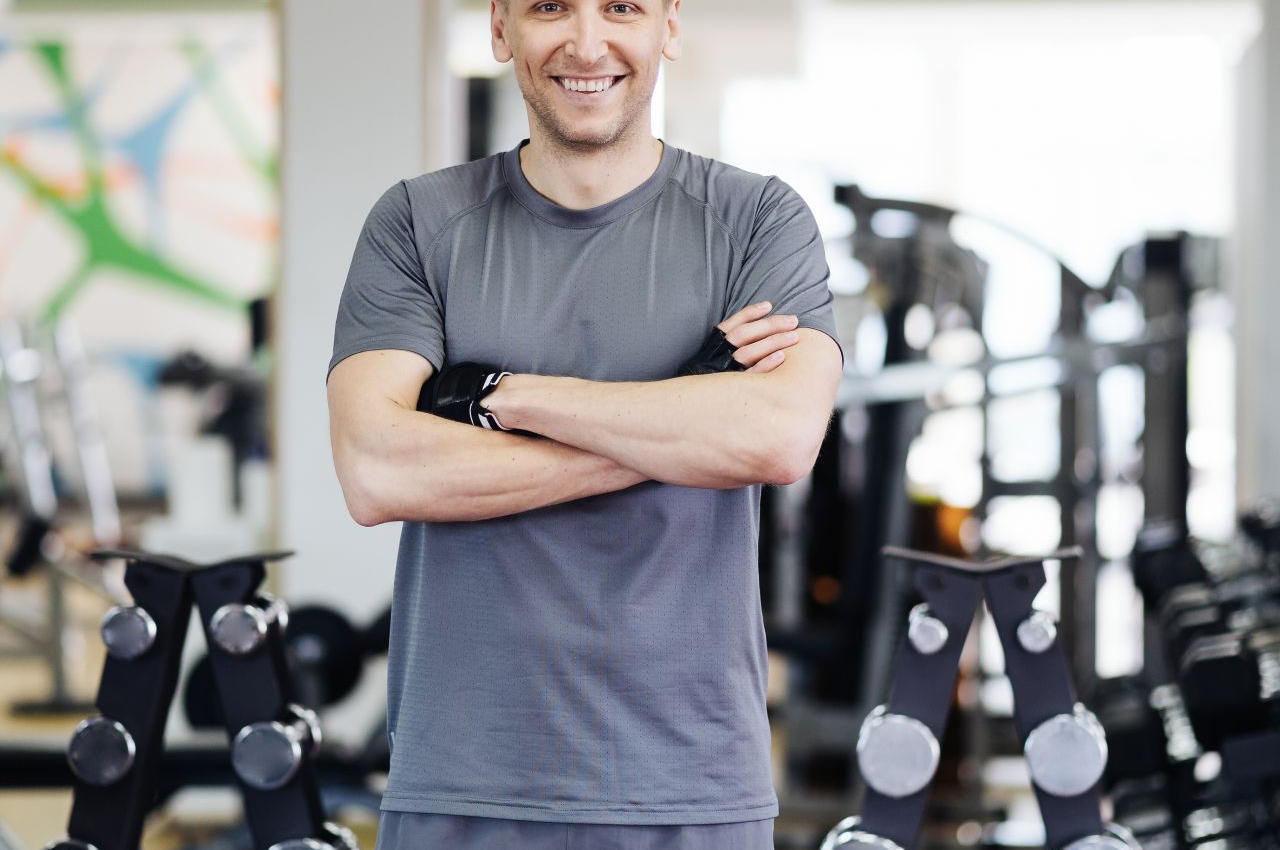 daily-sport-routine-healthy-lifestyle-blonde-man-2024-10-18-04-15-31-utc.jpg